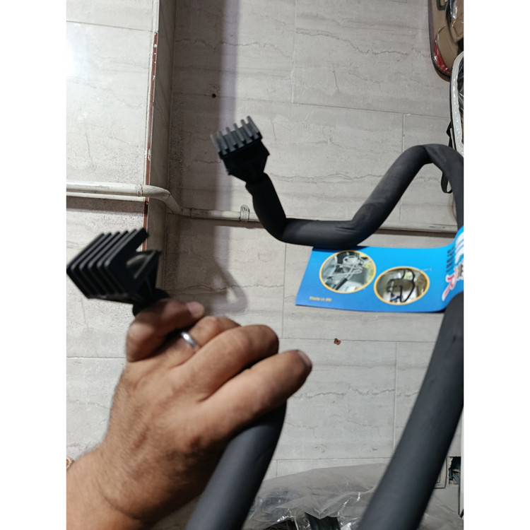 آویز لباس داخل ماشین