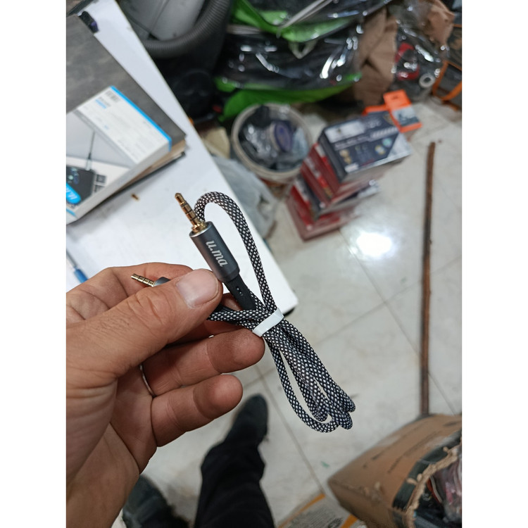 Aux برند اوما سه خط