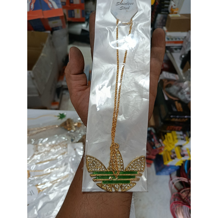 آویز طرح دار برگ تفنگ ادیداس