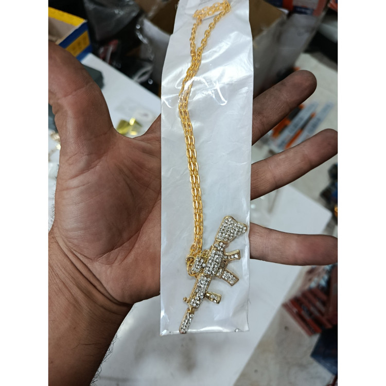 آویز طرح دار برگ تفنگ ادیداس