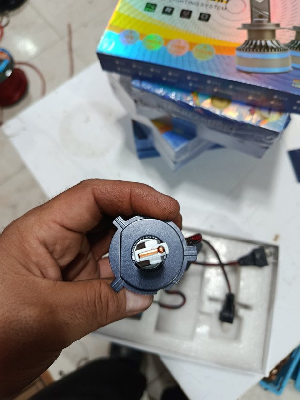 هدلایت رنگ نچرال اچ فورh4 پایه سه خار اچ فور