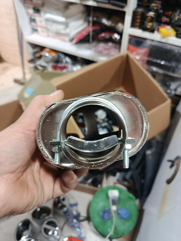 سر اگزوز مکعب دو چشم قرمز