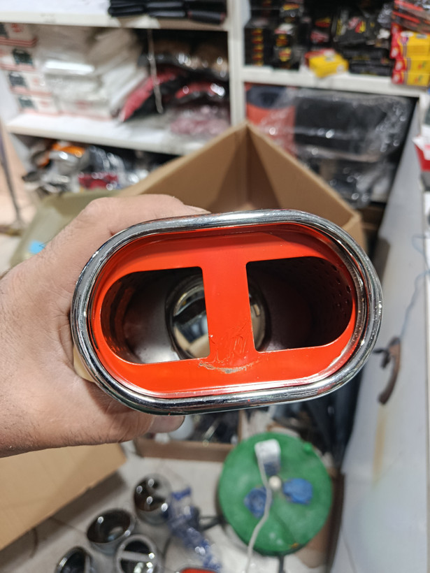 سر اگزوز مکعب دو چشم قرمز