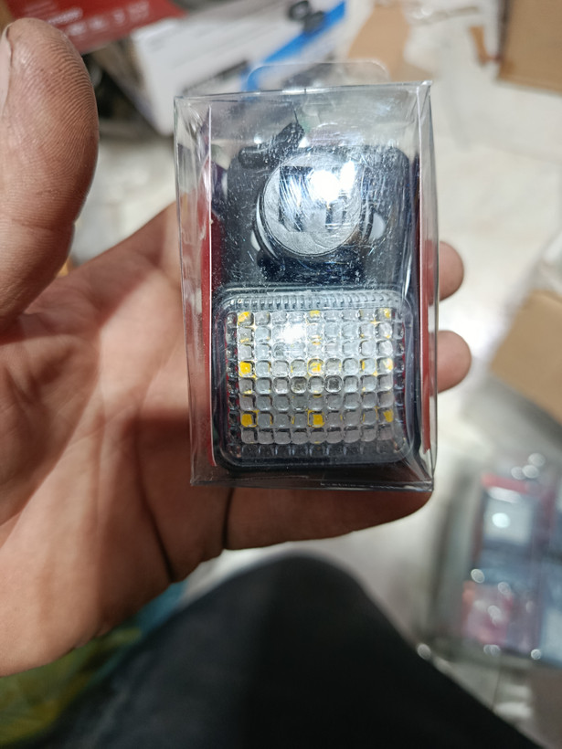 راهنما بغل رو گلگیر پژو 405